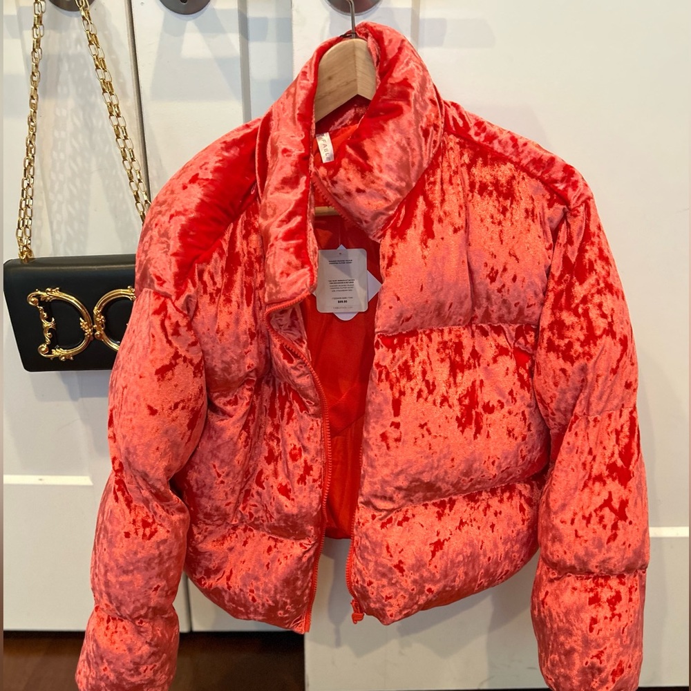 Fabletics Puffer Jacket *New w/tags*  🍉🍉🍉